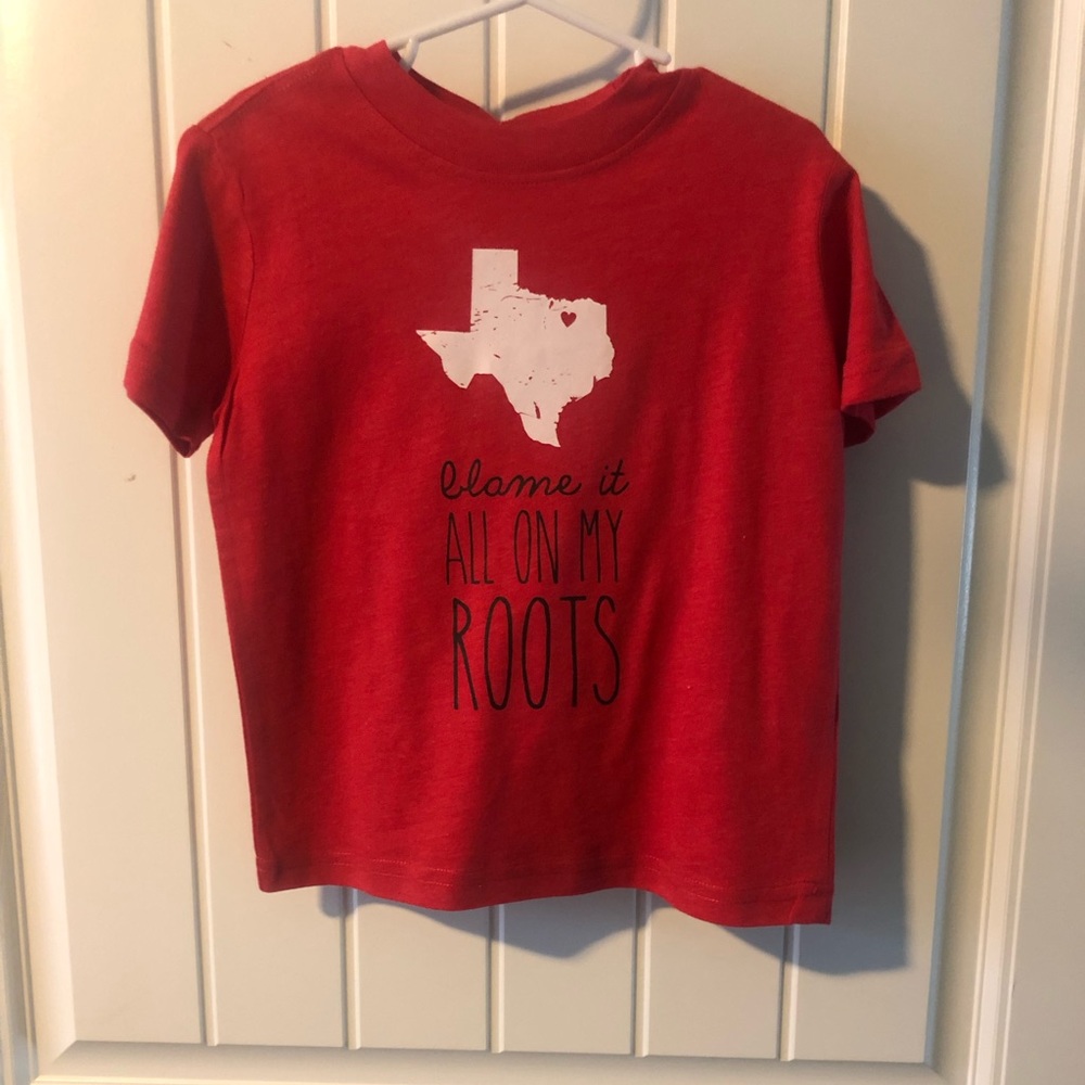 Red “blame it all on my roots”Texas short sleeve